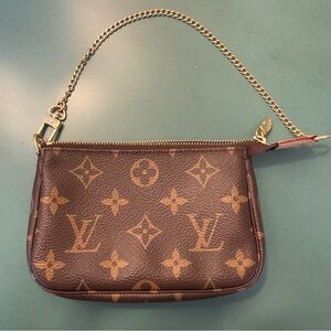 Louis Vuitton Mini Pochette Accessoires